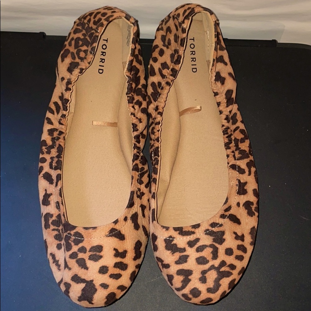 NEW w/o tags Leopard TORRID flats Size 11